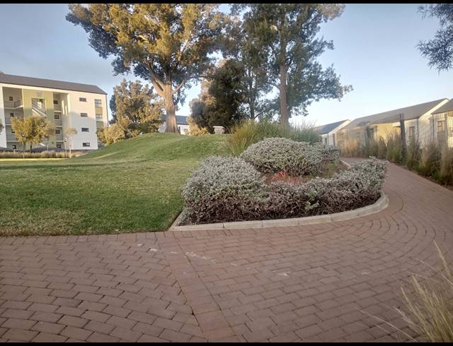 2 BEDROOM SECTIONAL TITLE FOR SALE IN LILIANTON